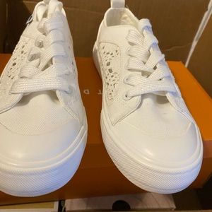 Rocket Dog New brand casual canvas shoes.